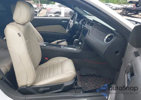 2014 Ford Mustang V6 Premium from USA, damaged, VIN 1ZVBP8AM6E5290062